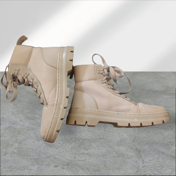 Dr martens comb style lace up boots size 9 light gray - Picture 7 of 15